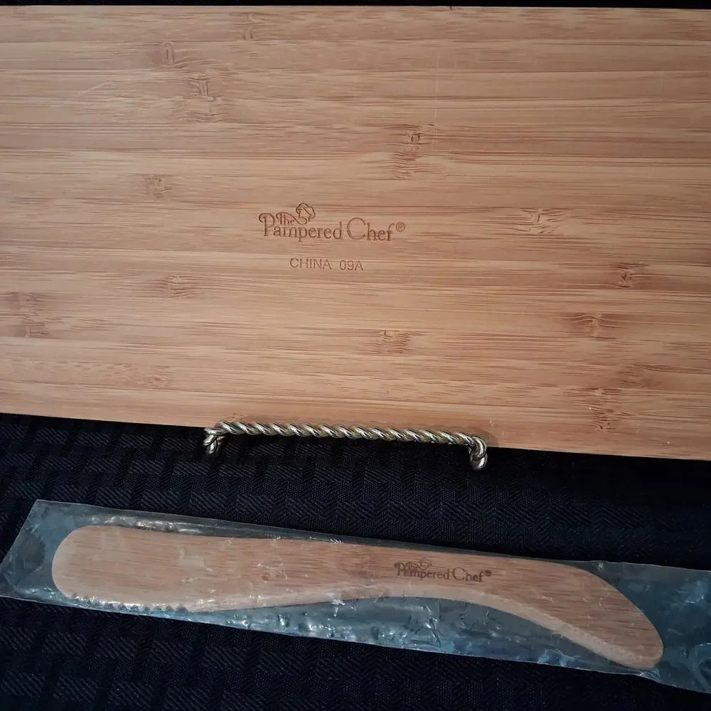 Pampered Chef Cracker Tray #2247 Bamboo Platter Serving w/ PC Bamboo Spreader